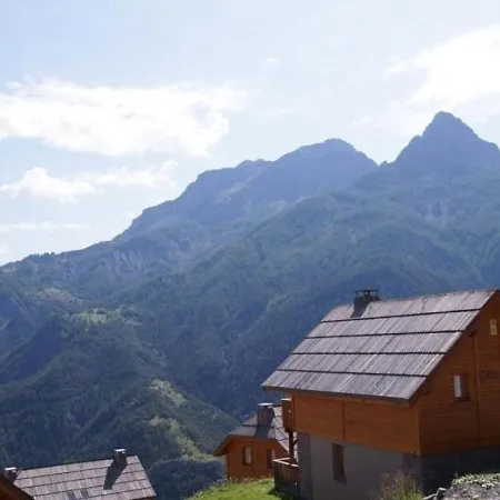8 Personnes Style Montagne Avec 2 Chambres, Garage Et Wifi.
