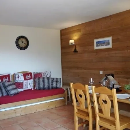 8 Personnes Style Montagne Avec 2 Chambres, Garage Et Wifi. *